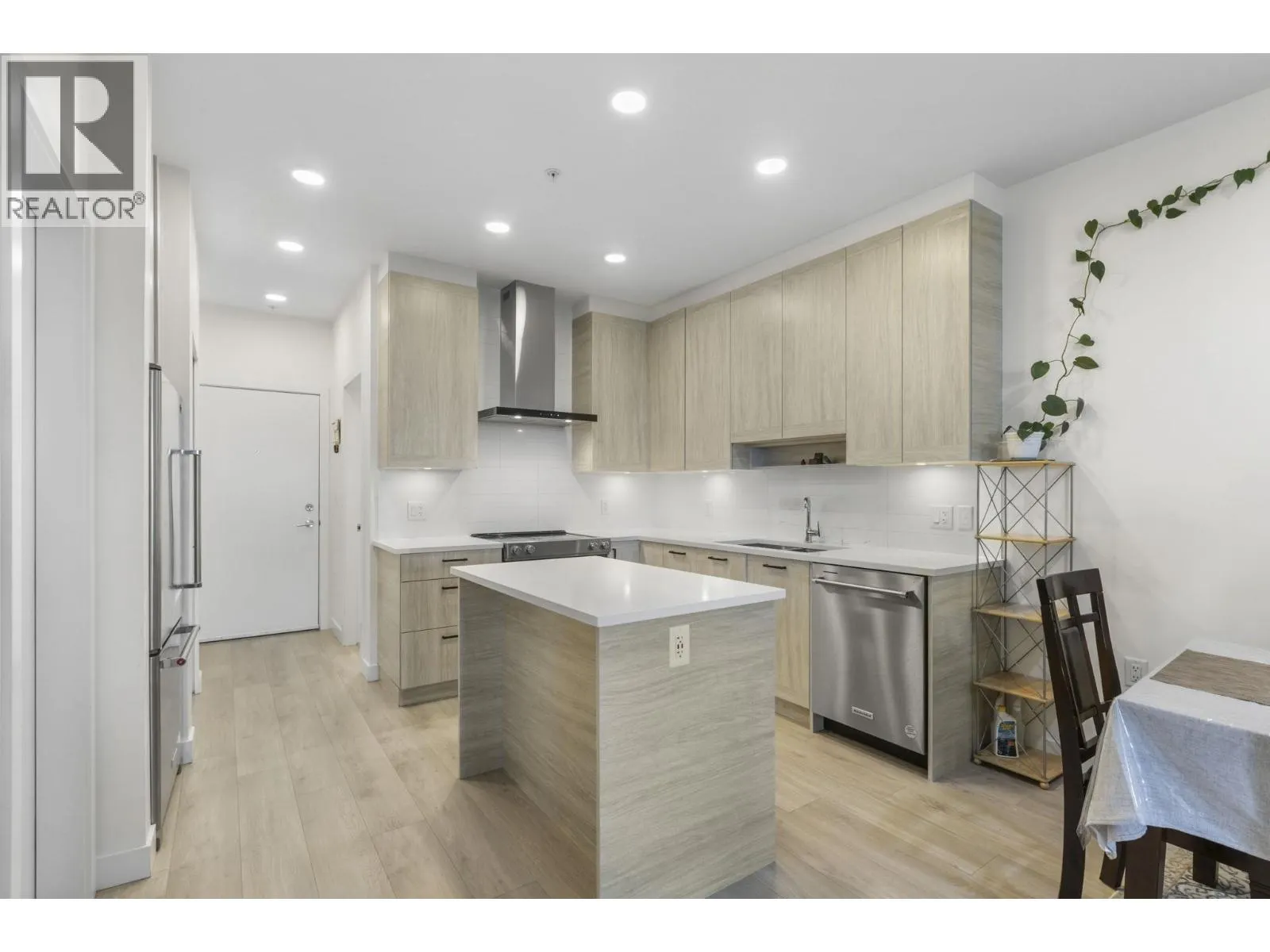510 7579 16TH STREET