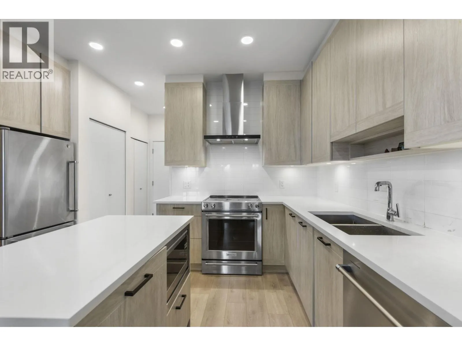 510 7579 16TH STREET