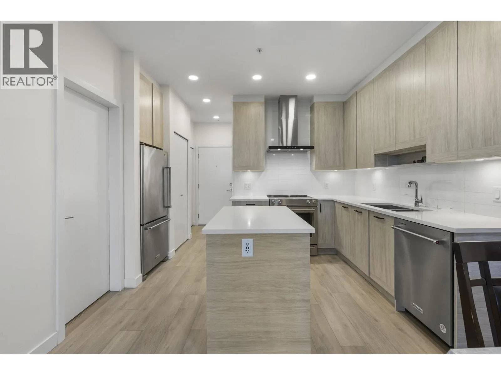 510 7579 16TH STREET