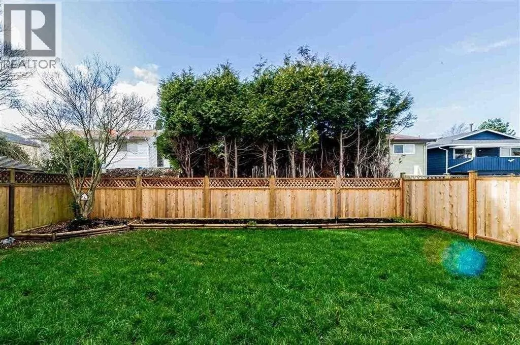 10481 HOLLYBANK DRIVE