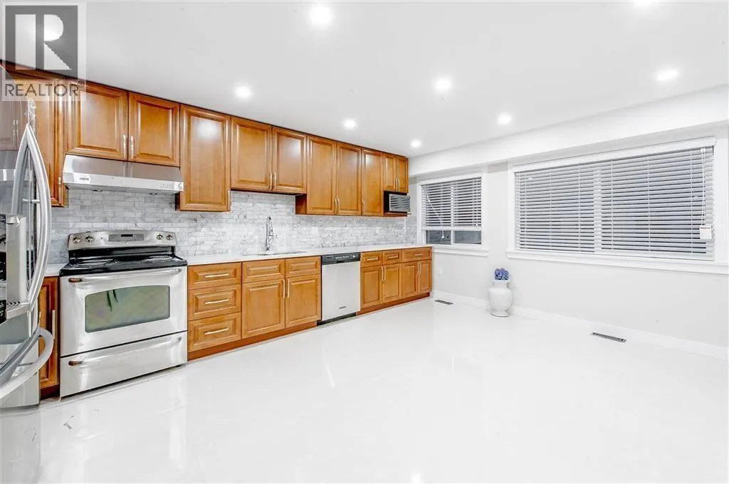 10481 HOLLYBANK DRIVE