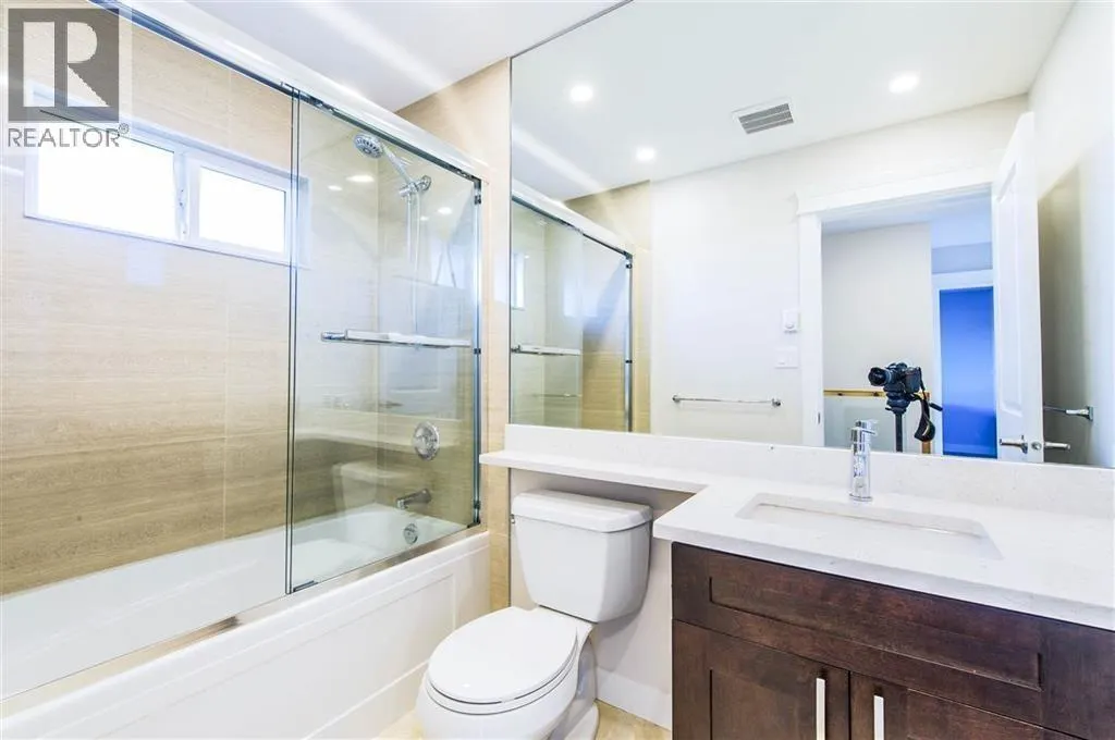 10481 HOLLYBANK DRIVE