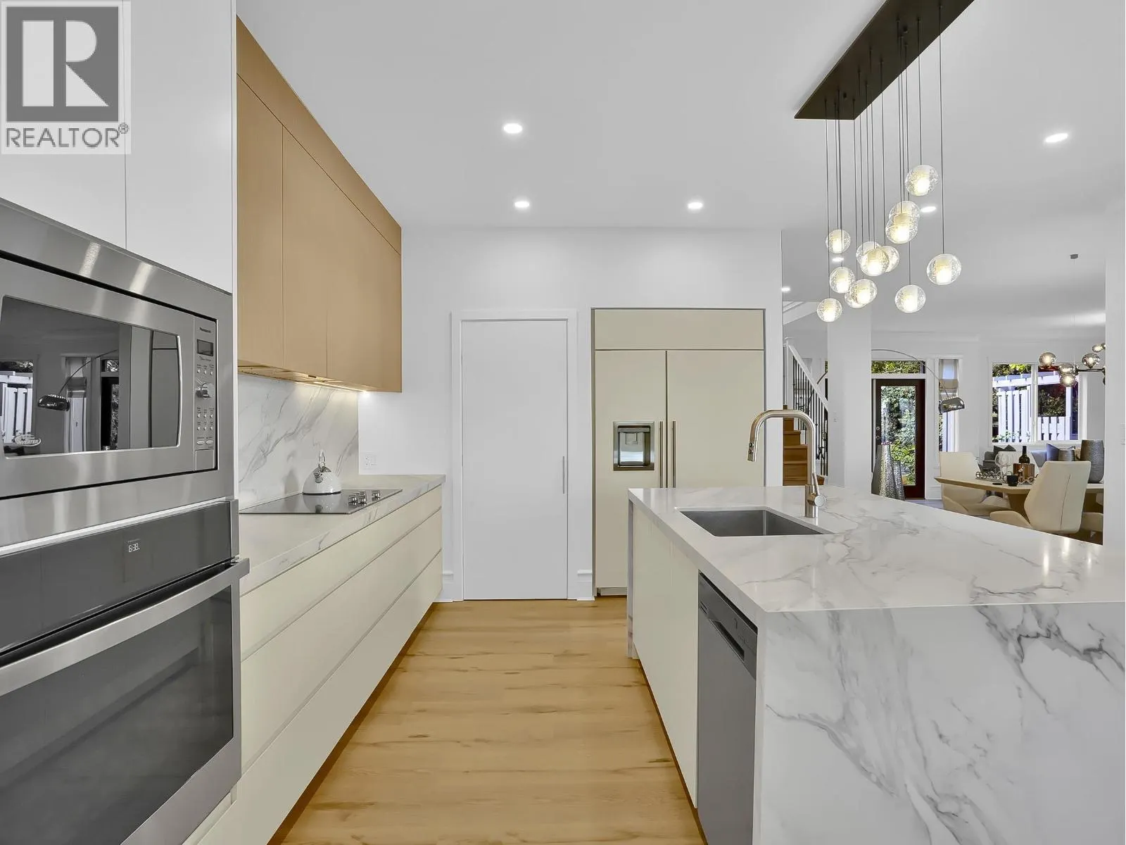 1176 W 17TH STREET