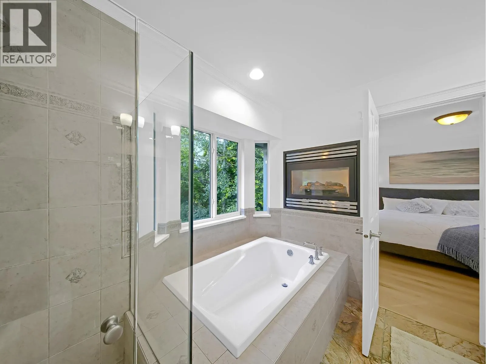 1176 W 17TH STREET