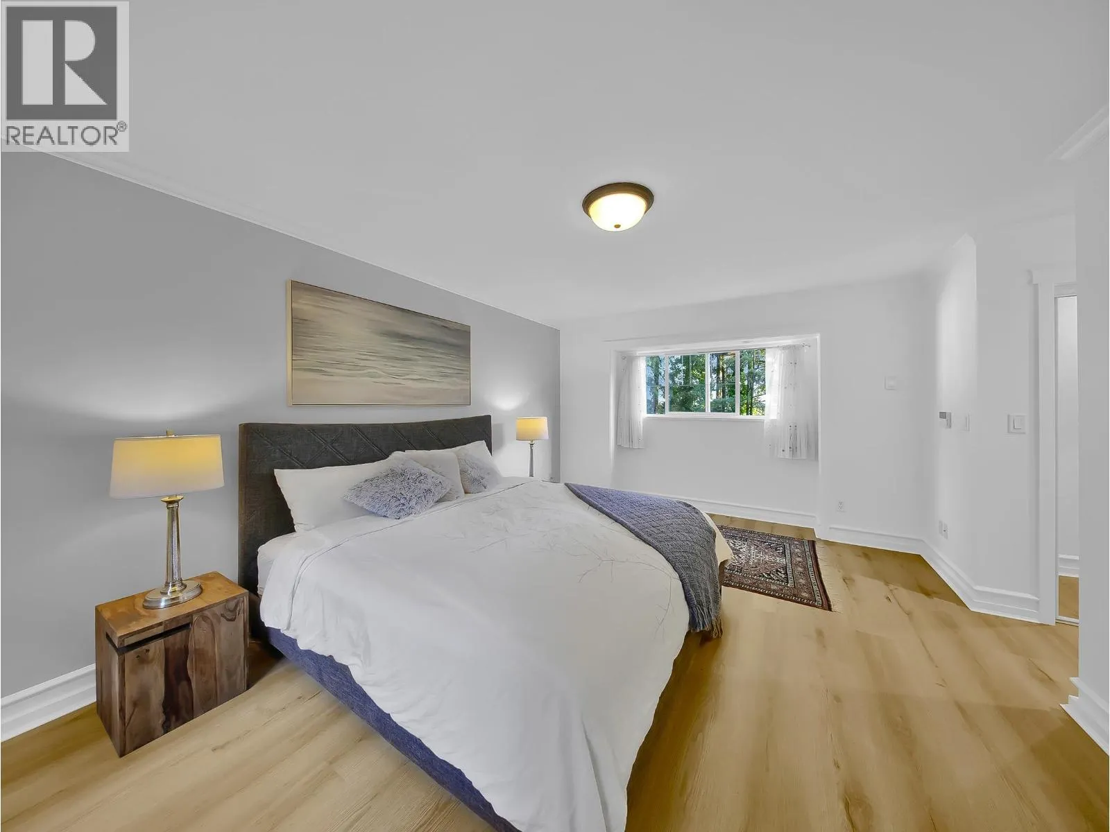 1176 W 17TH STREET