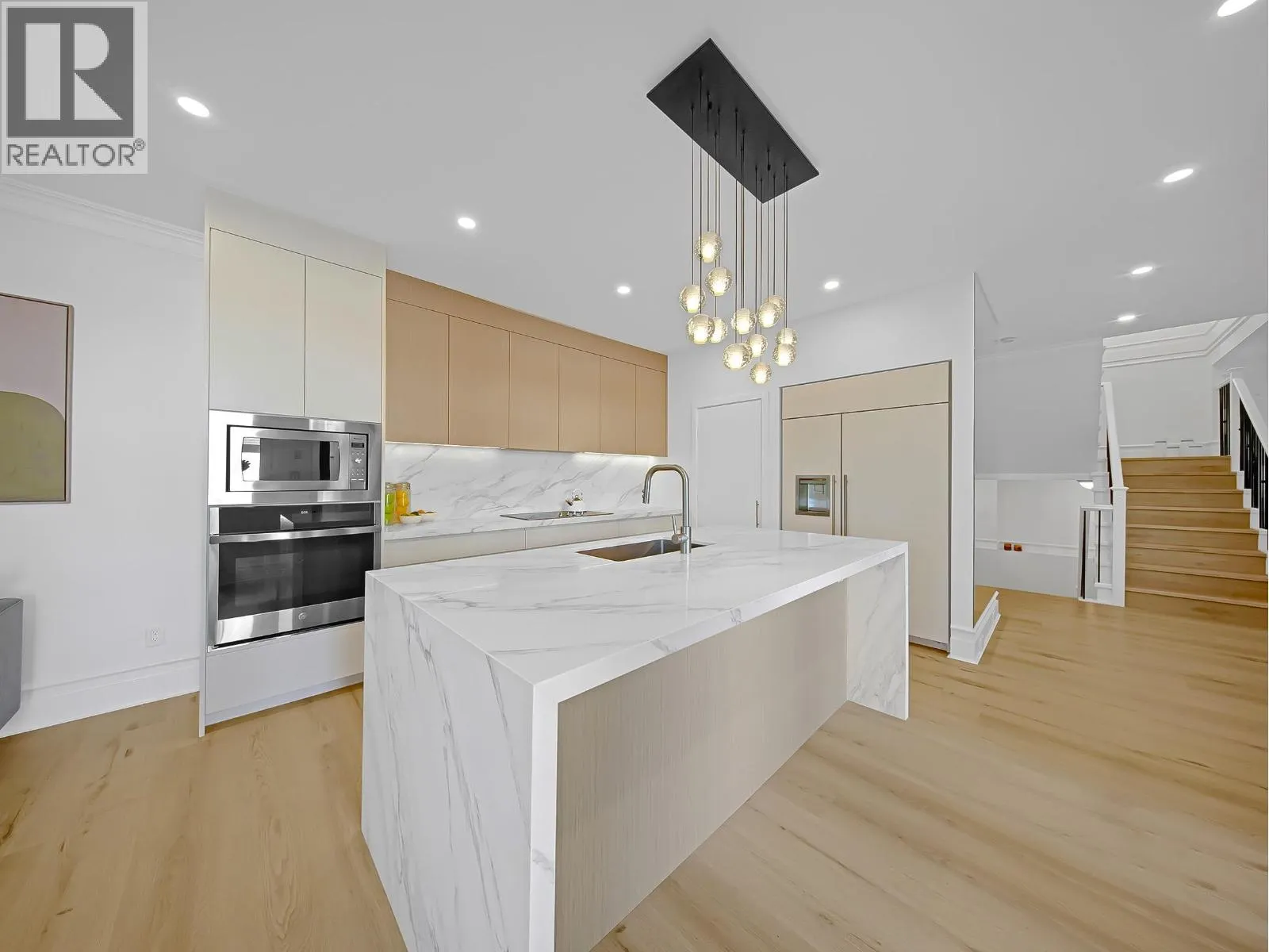 1176 W 17TH STREET