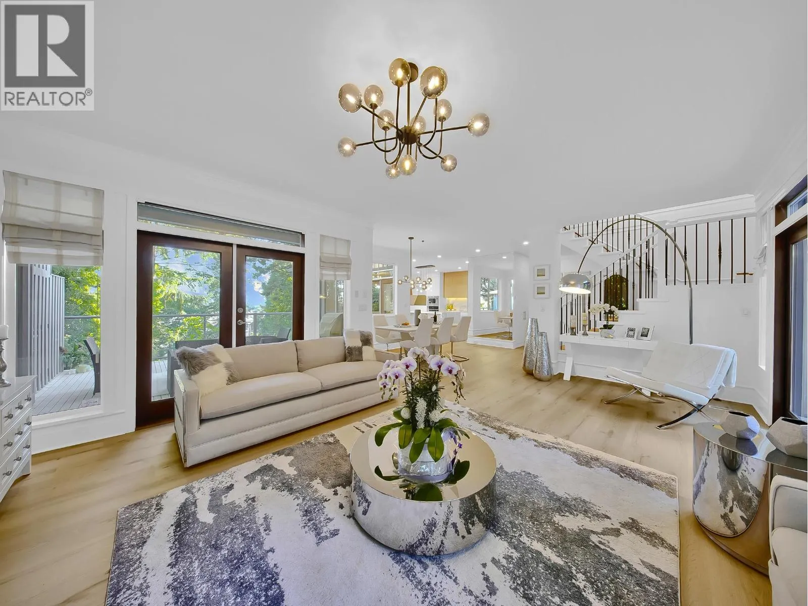1176 W 17TH STREET