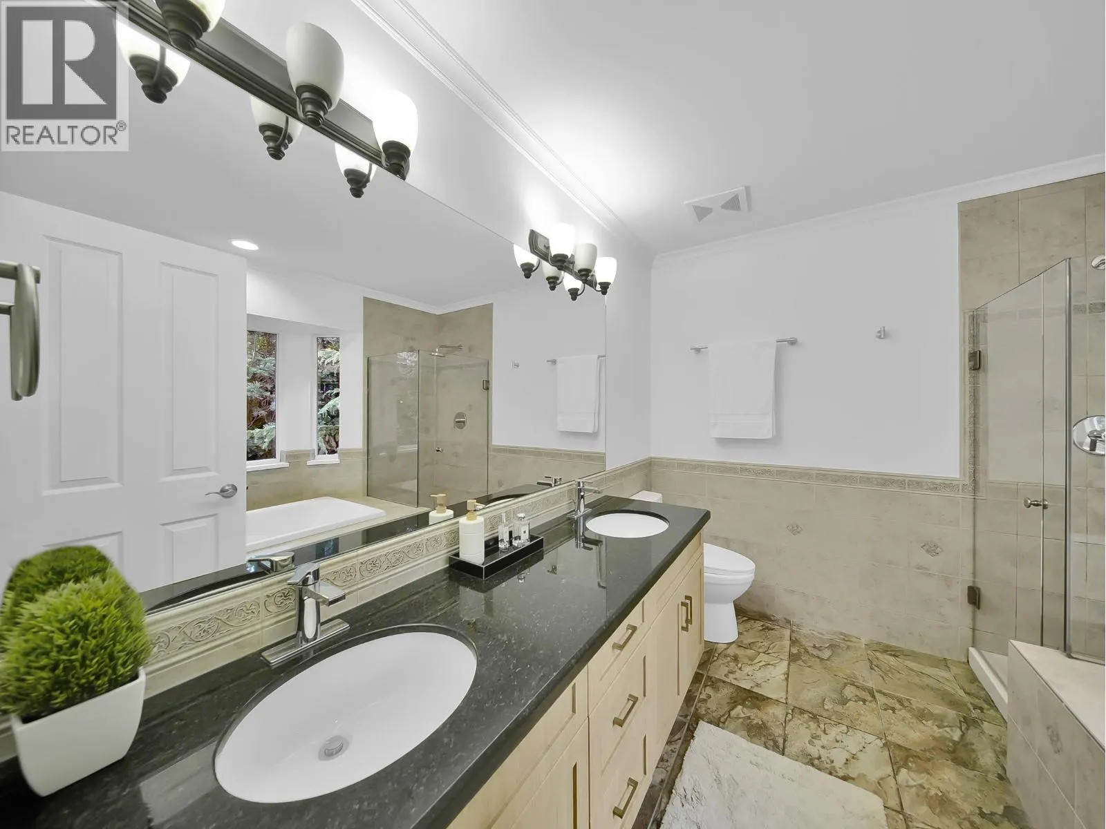 1176 W 17TH STREET