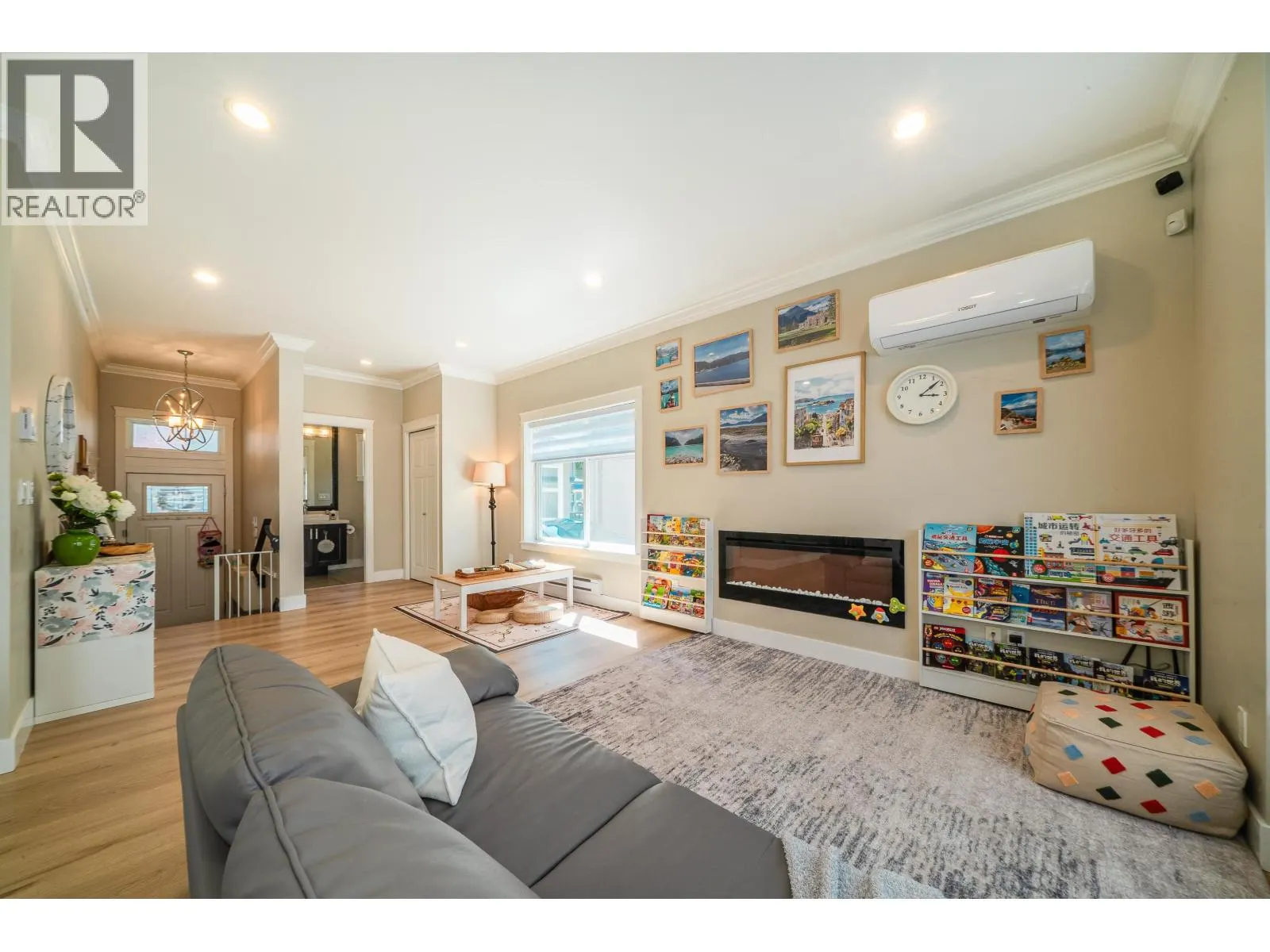 8 6033 WILLIAMS ROAD