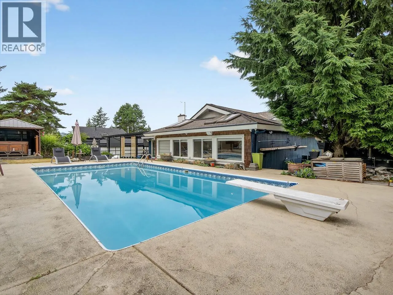 1052 CORONA CRESCENT