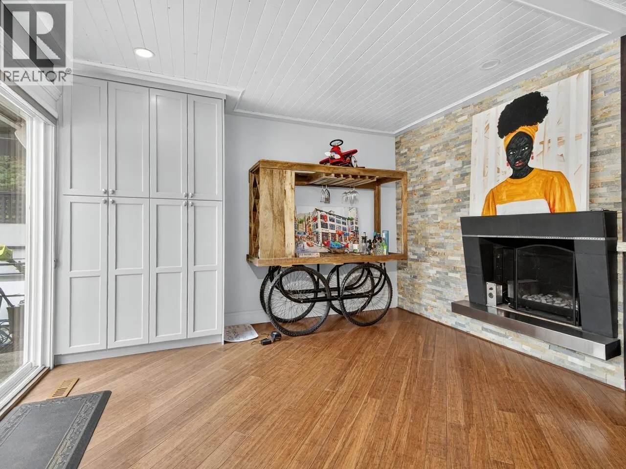 1052 CORONA CRESCENT