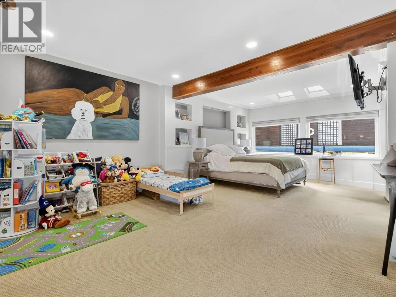 1052 CORONA CRESCENT