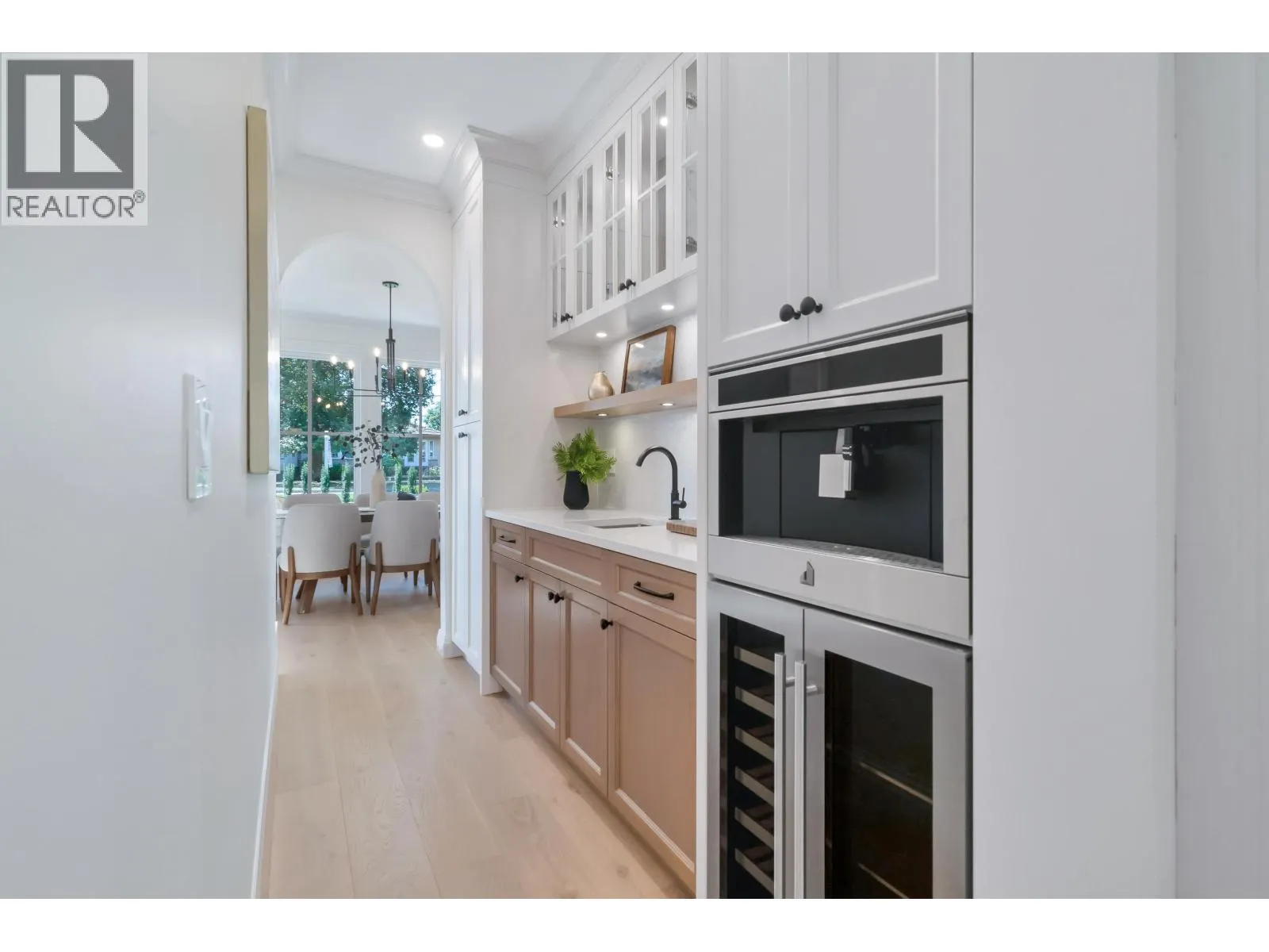780 E 10TH STREET