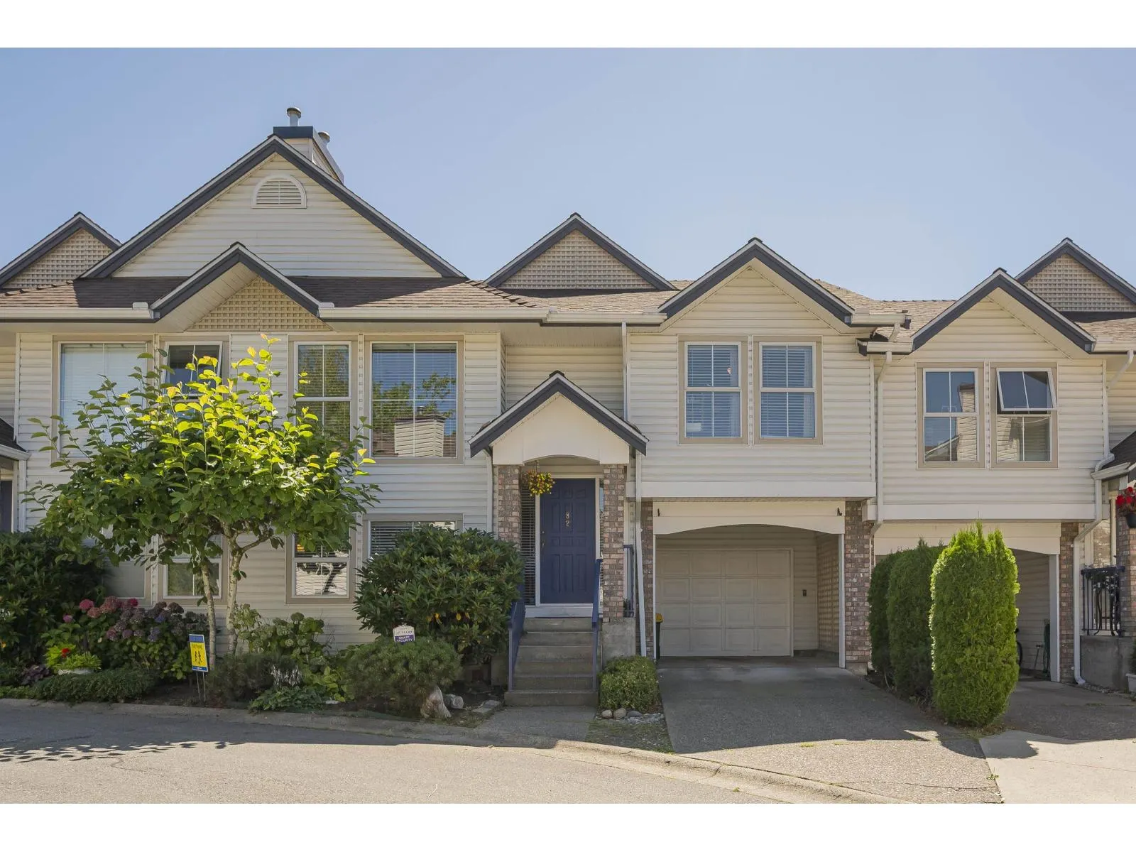 82 8716 WALNUT GROVE DRIVE