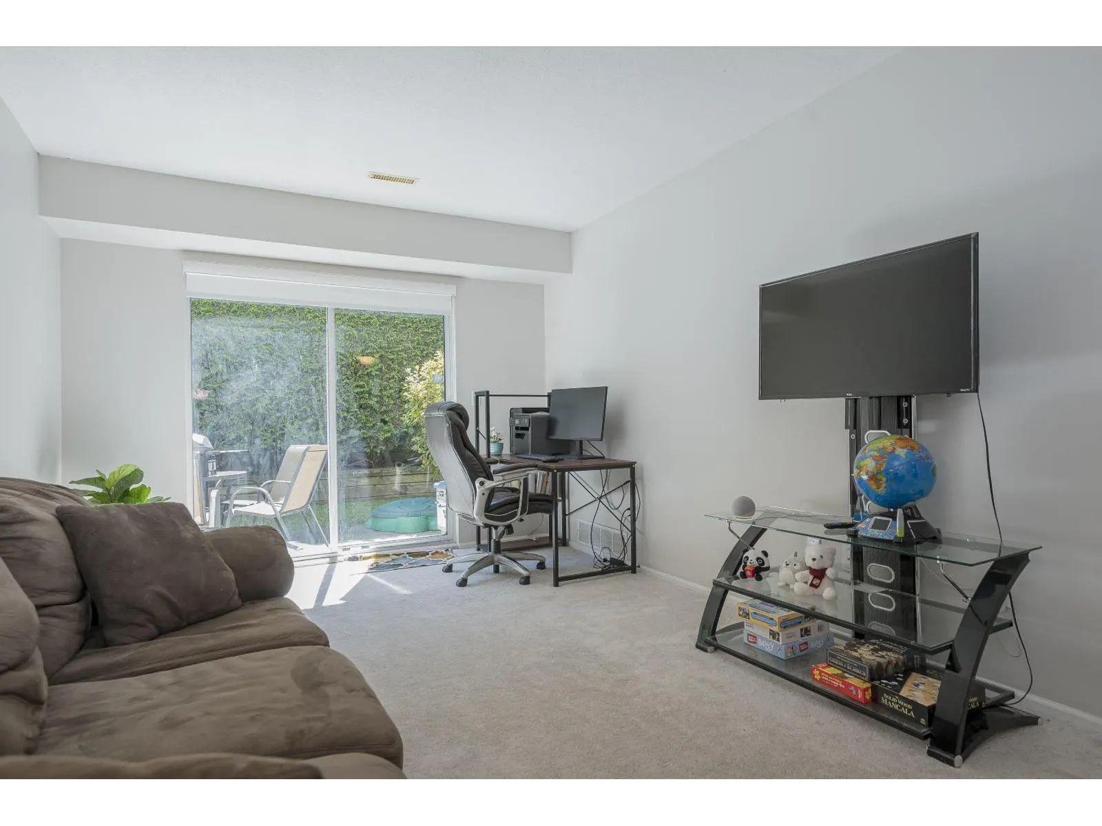 82 8716 WALNUT GROVE DRIVE