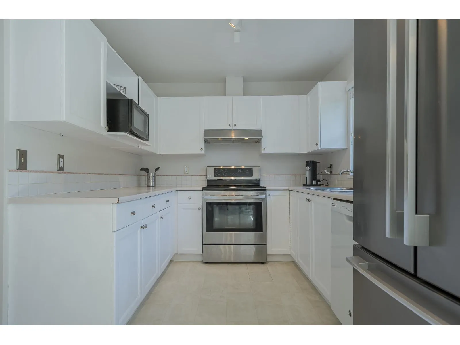 82 8716 WALNUT GROVE DRIVE