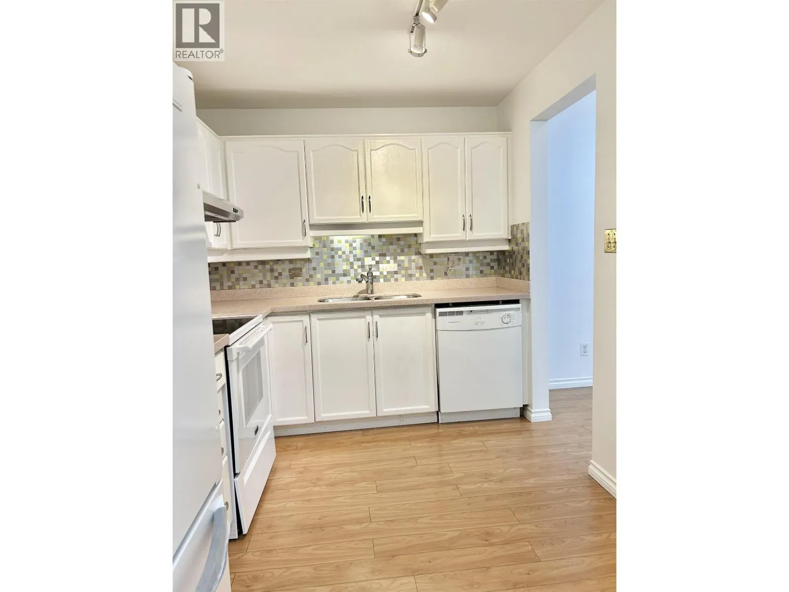 205 6742 STATION HILL COURT