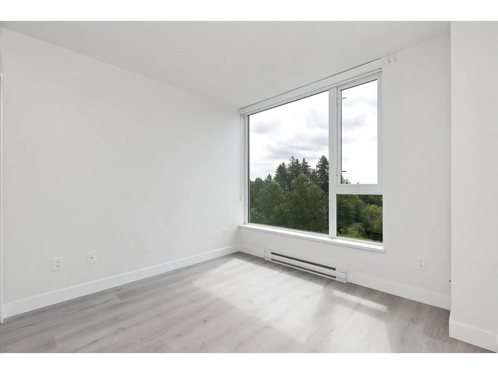 1103 13696 100 AVENUE