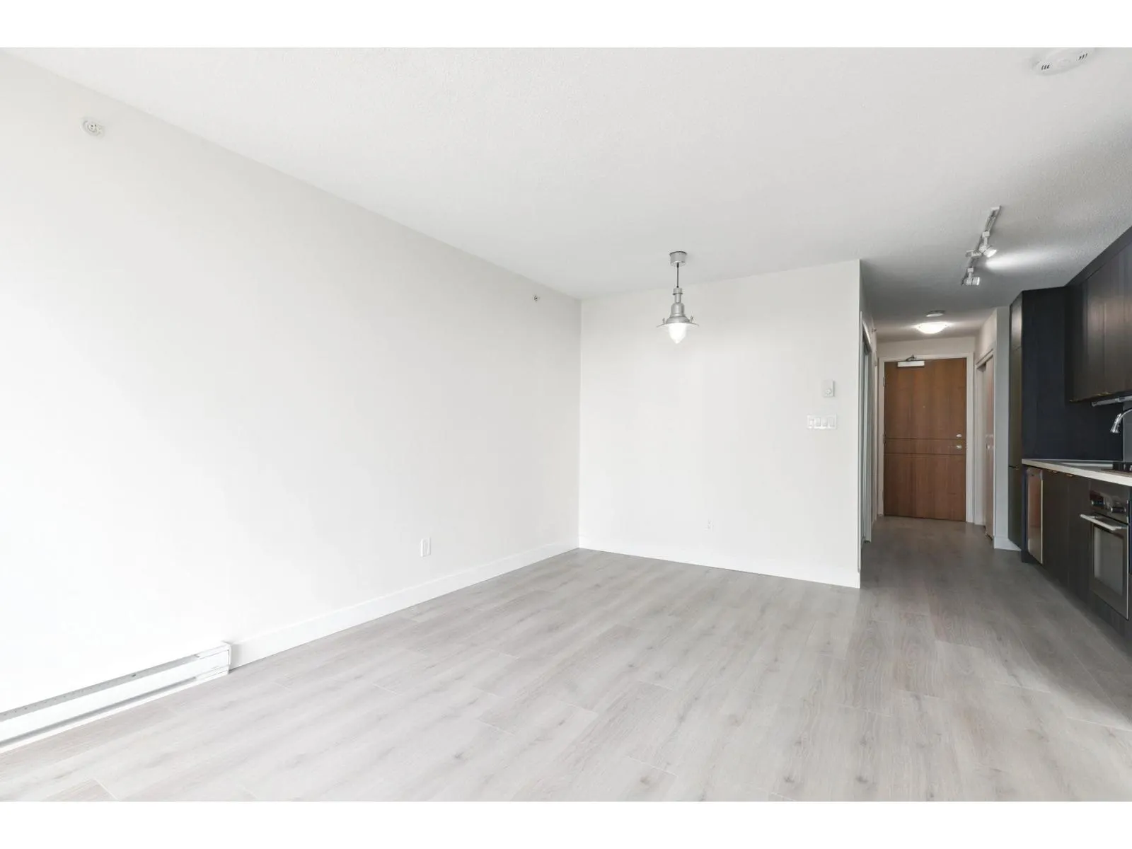 1103 13696 100 AVENUE