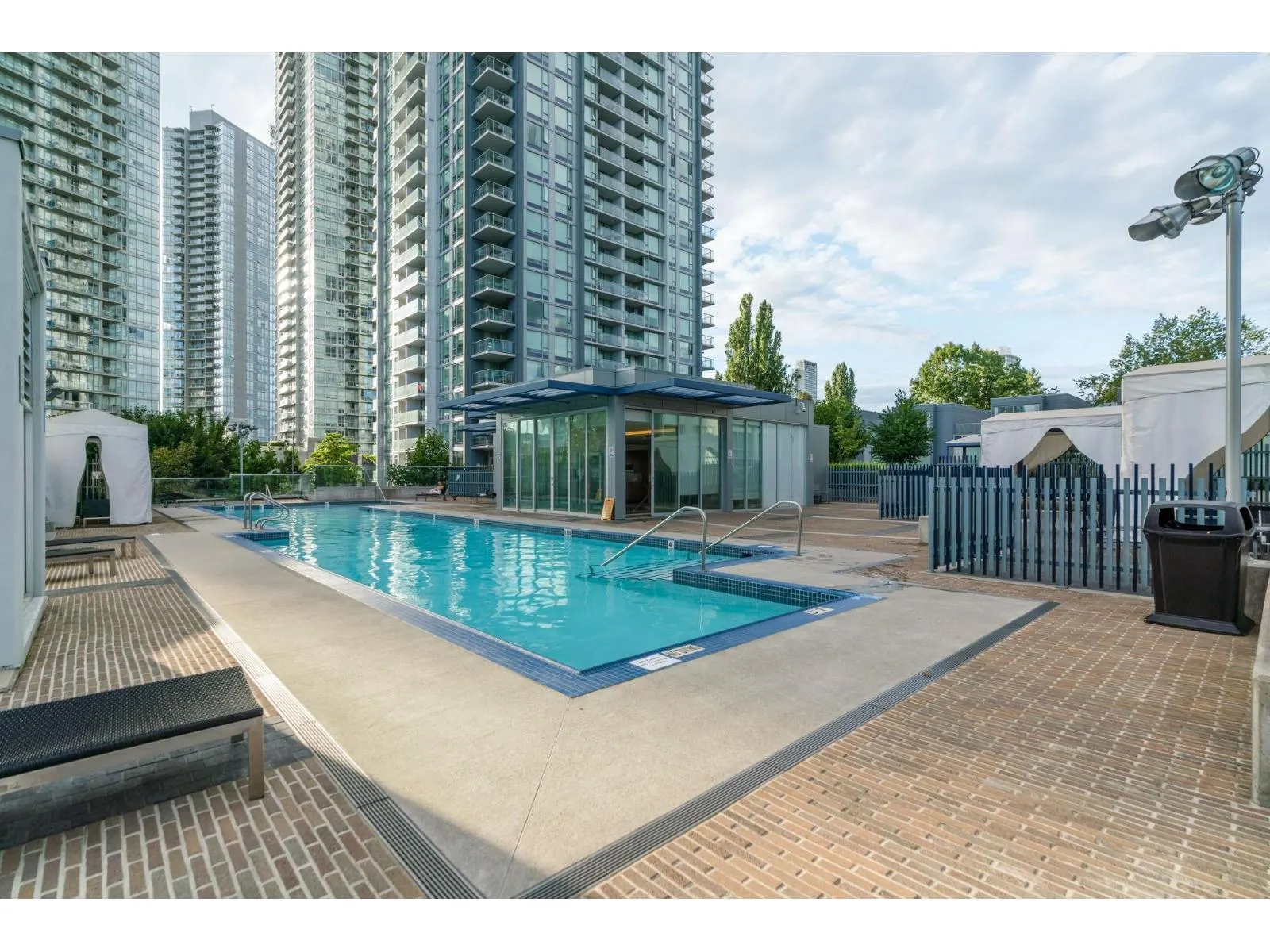 1103 13696 100 AVENUE
