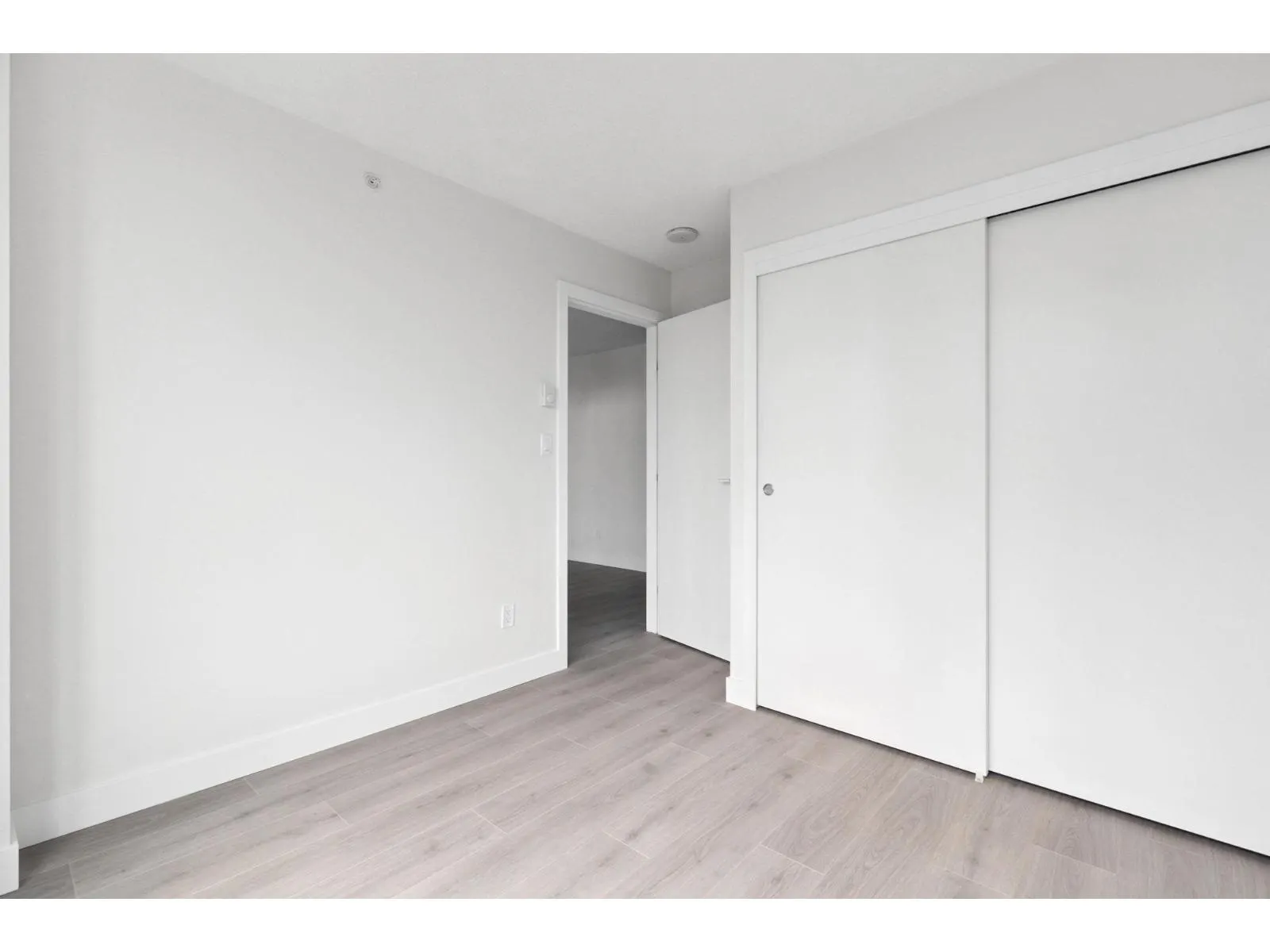 1103 13696 100 AVENUE