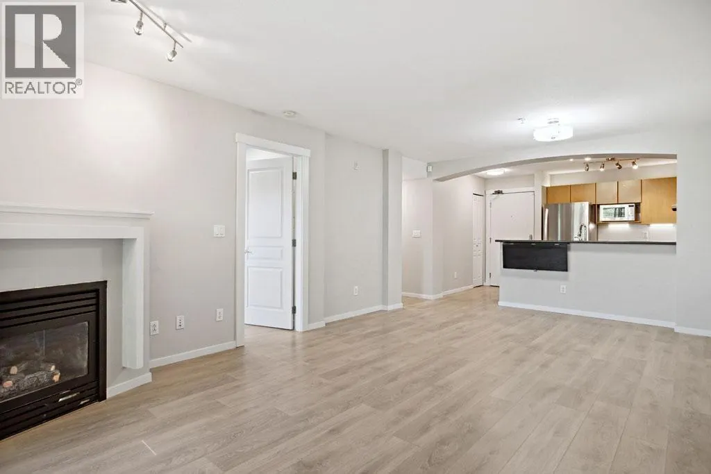 101 9329 UNIVERSITY CRESCENT