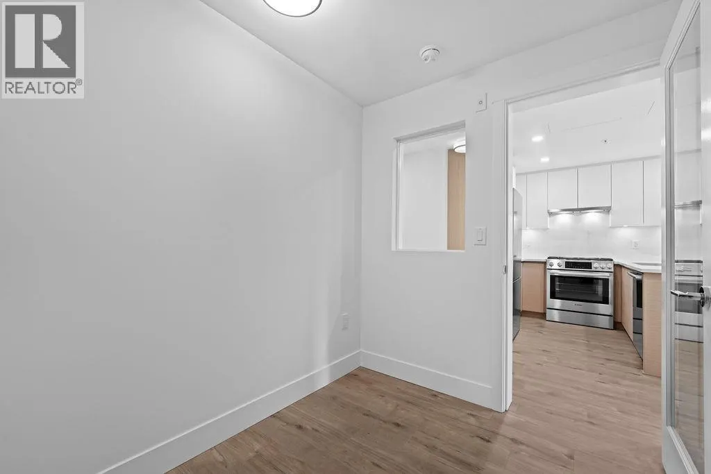305 4788 HASTINGS STREET