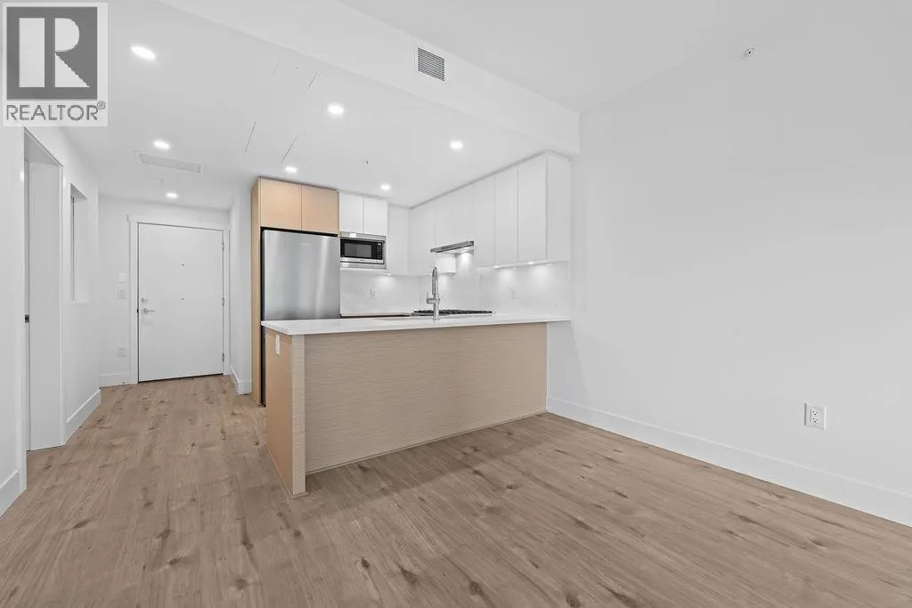 305 4788 HASTINGS STREET
