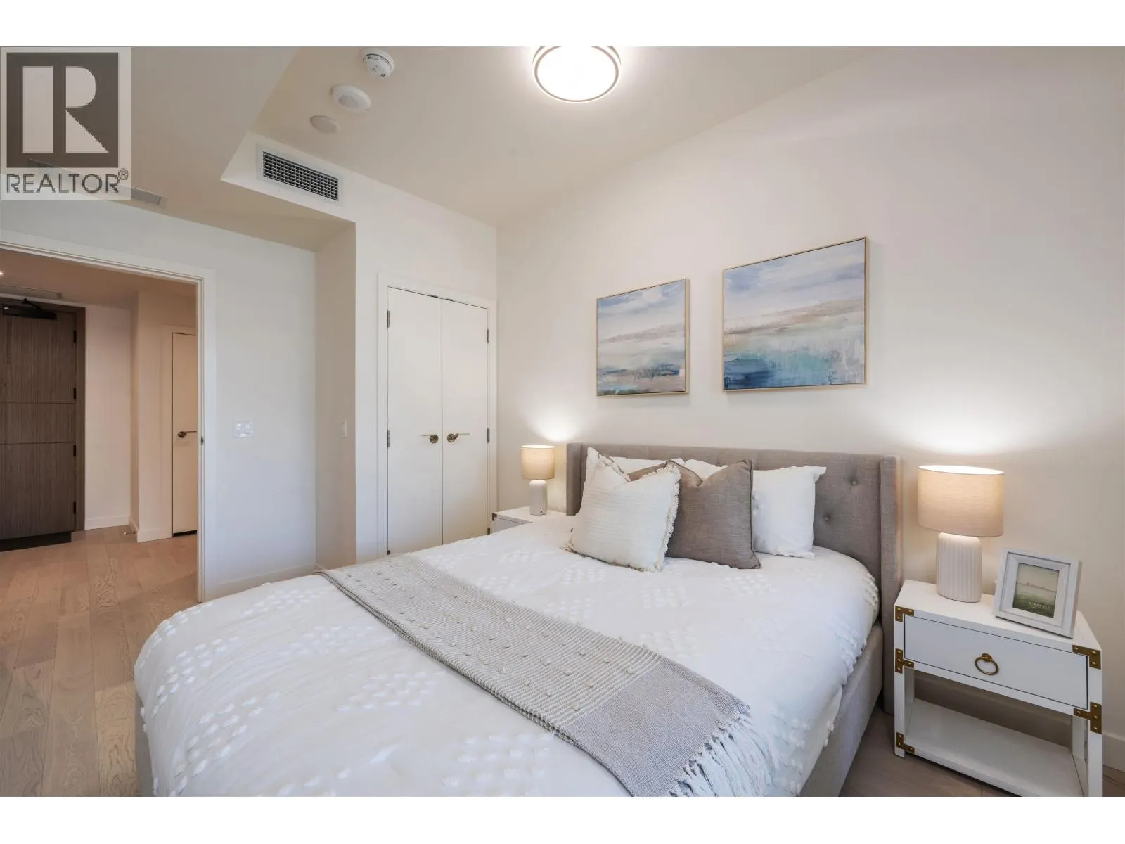 805 6811 PEARSON WAY