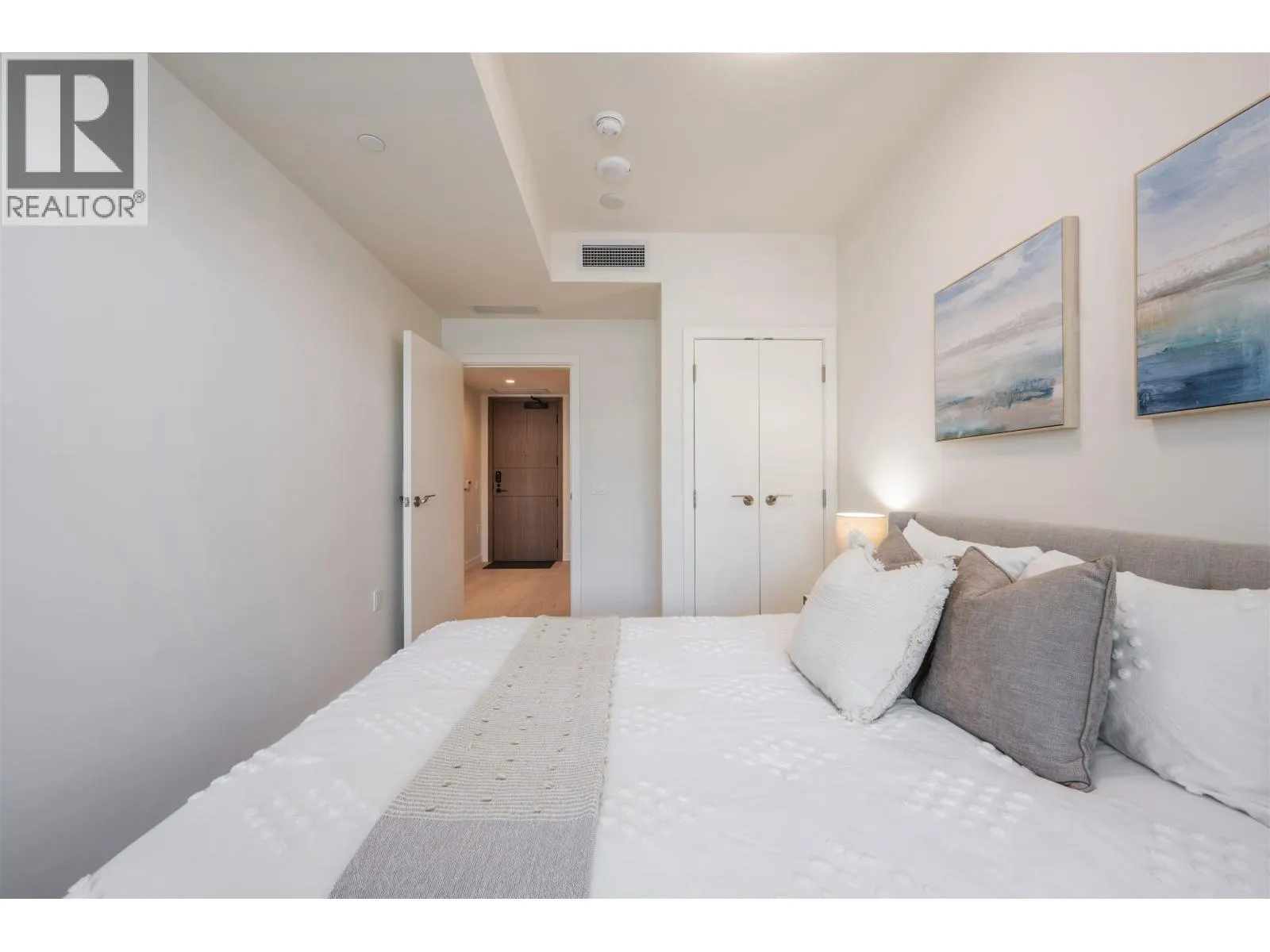 805 6811 PEARSON WAY
