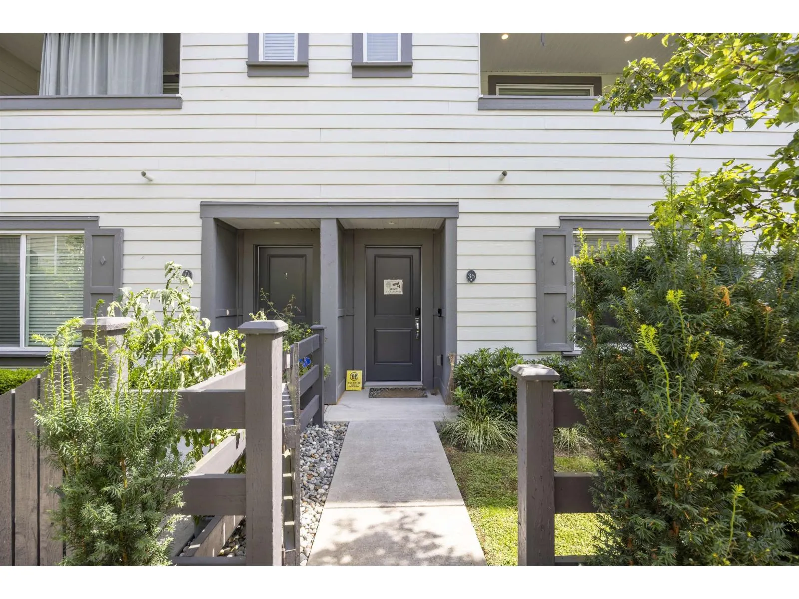 35 15487 99A AVENUE