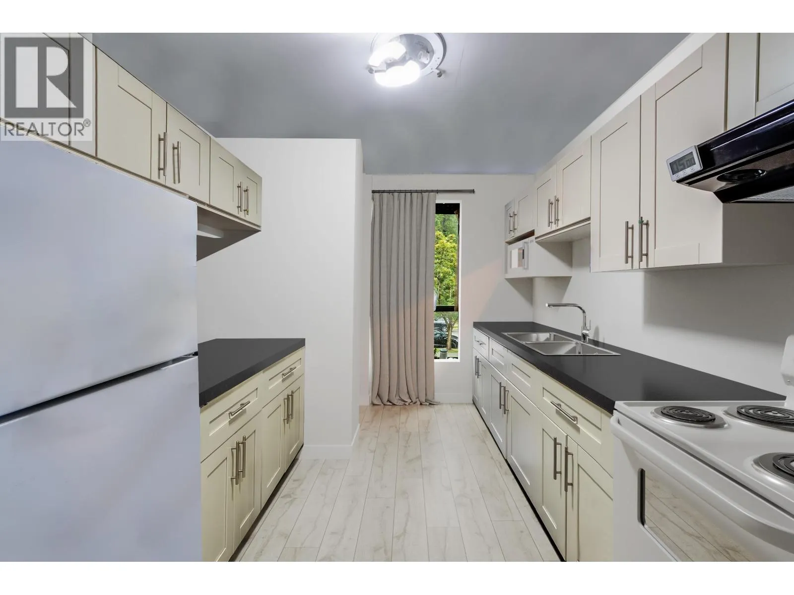 204 9133 CAPELLA DRIVE