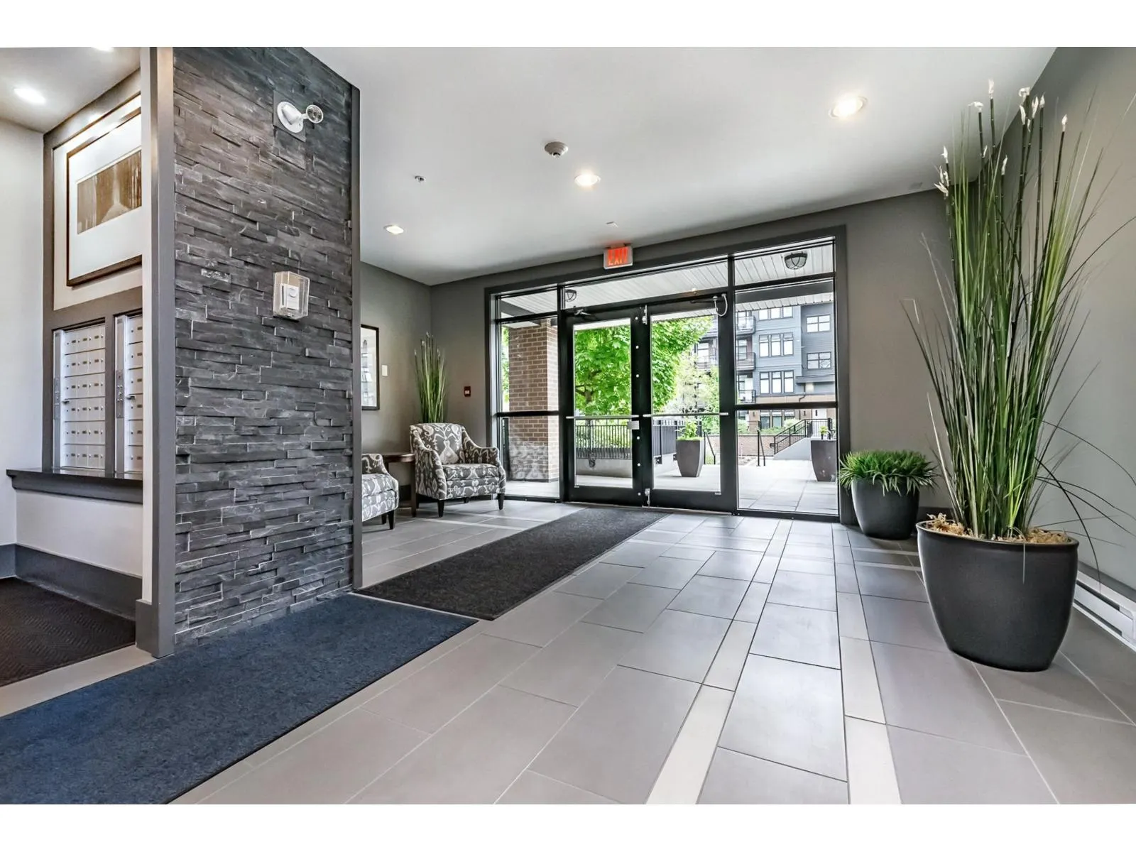 307 20062 FRASER HIGHWAY