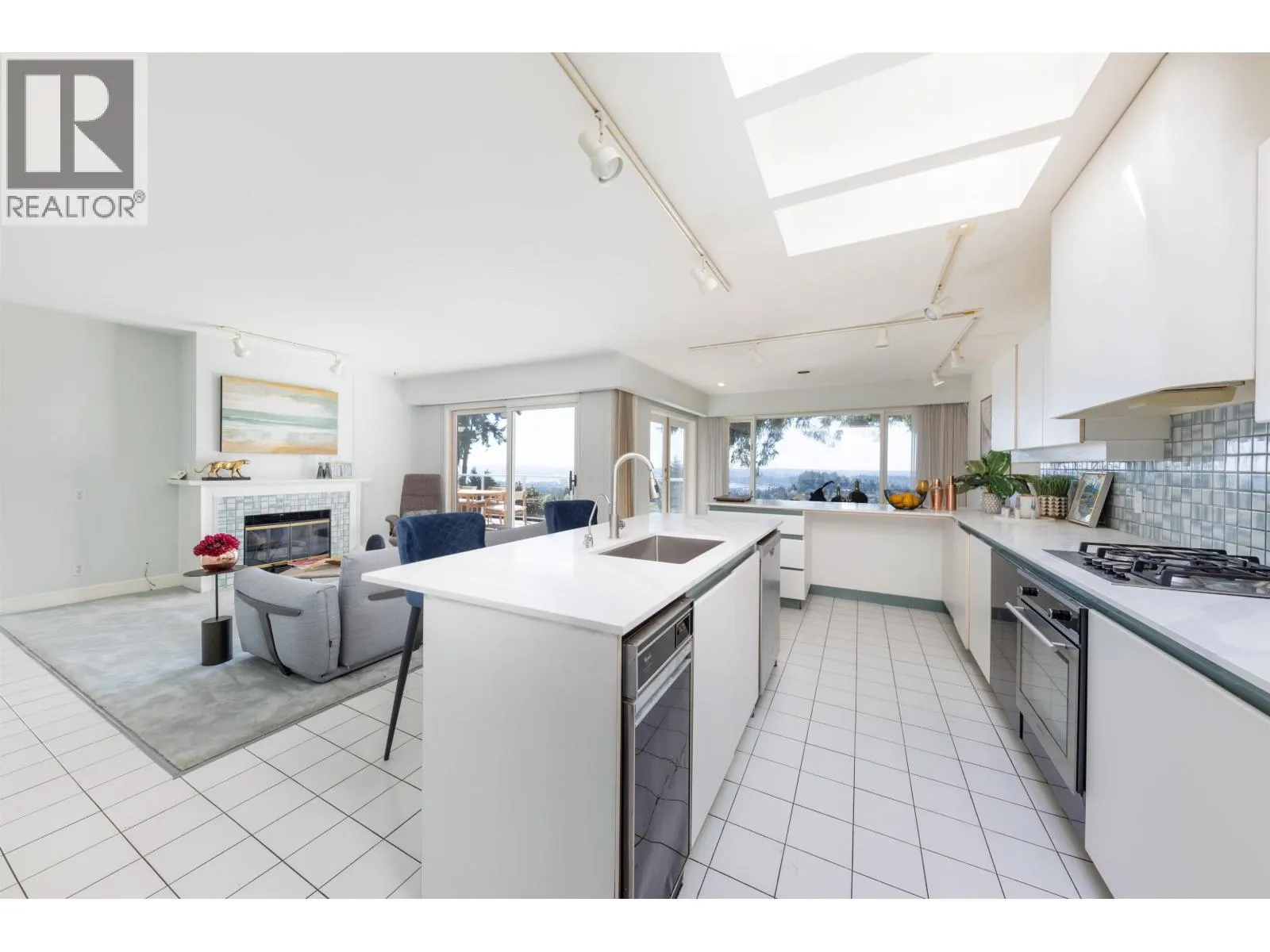790 FAIRMILE ROAD