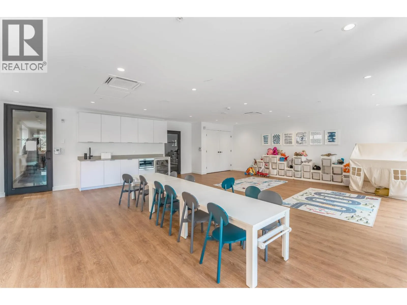 319 55 KLAHANIE DRIVE
