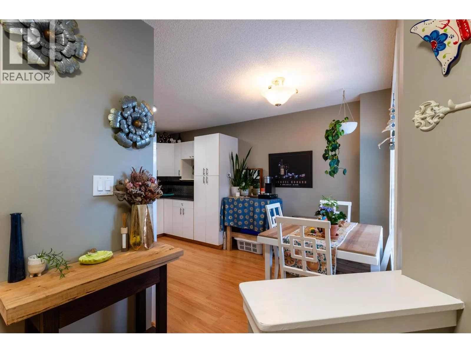 157 3233 MCGILL CRESCENT