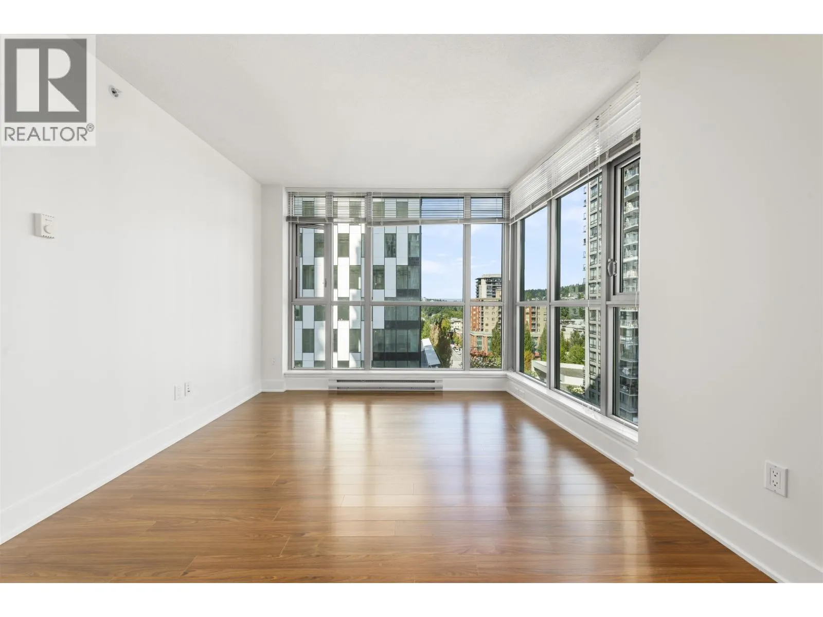 1002 3008 GLEN DRIVE