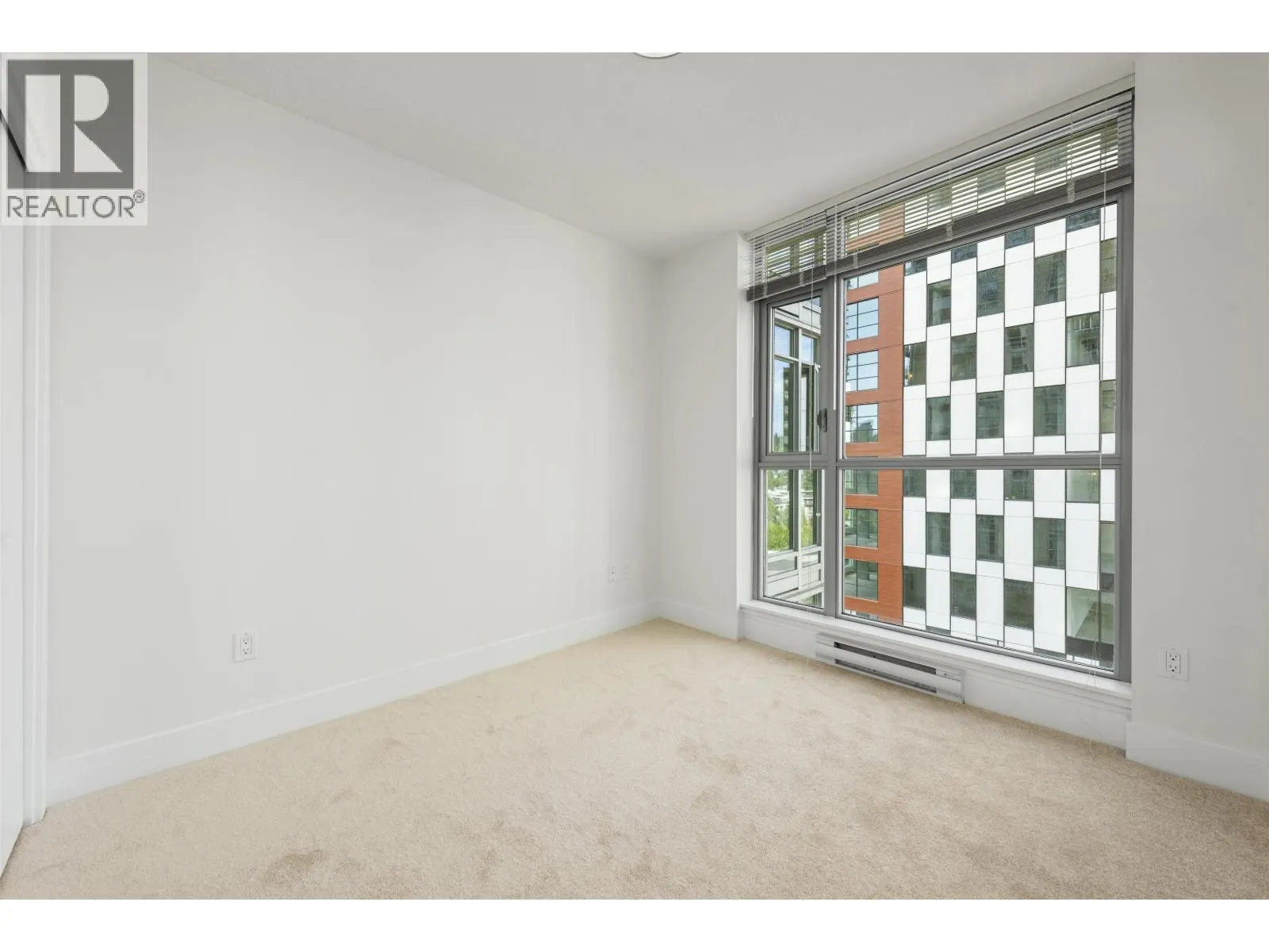 1002 3008 GLEN DRIVE