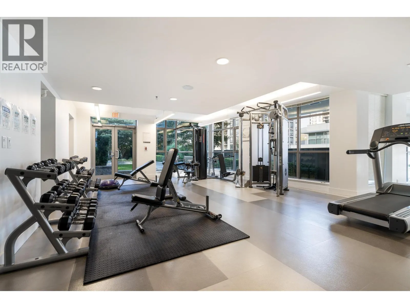 1002 3008 GLEN DRIVE
