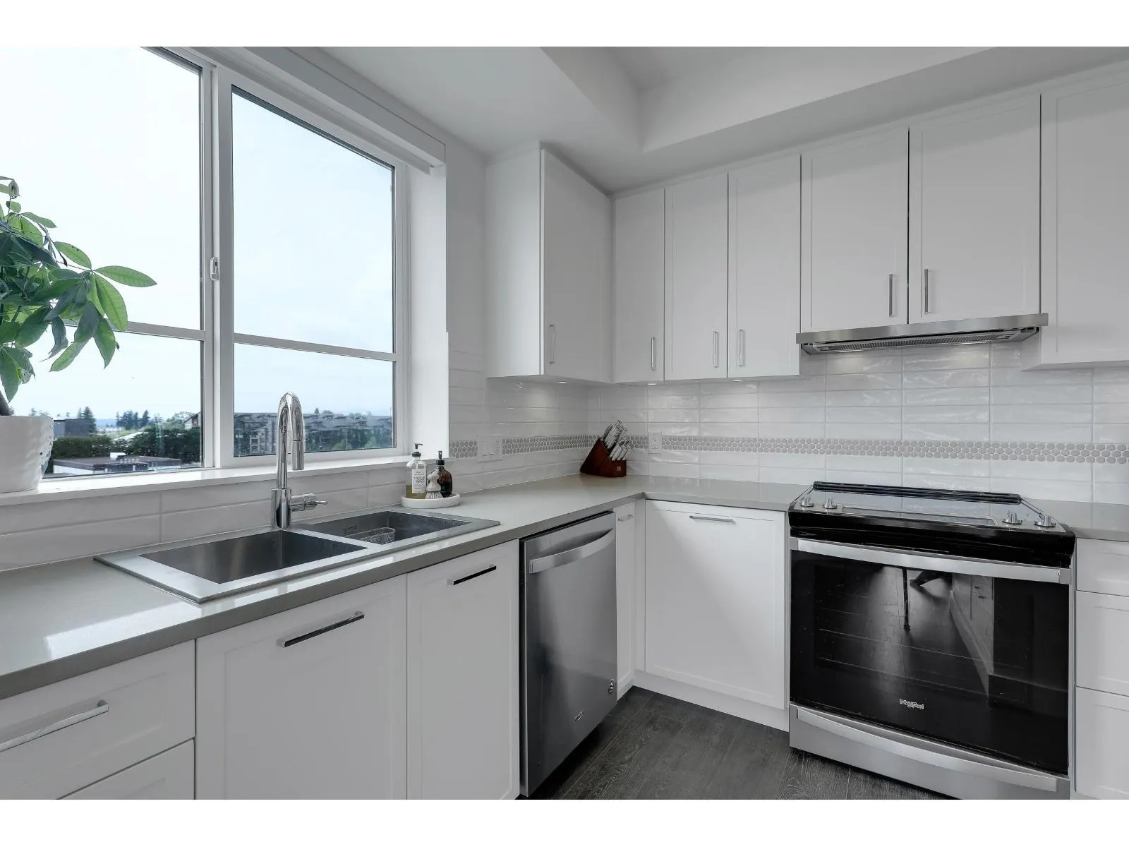 B508 20834 80 AVENUE