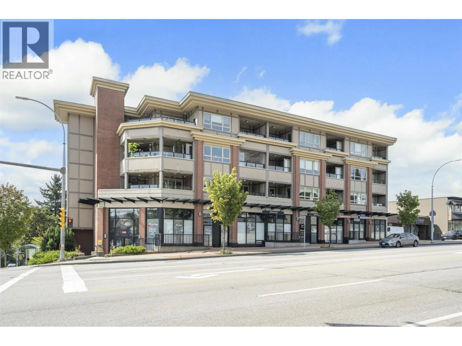 201 5688 HASTINGS STREET