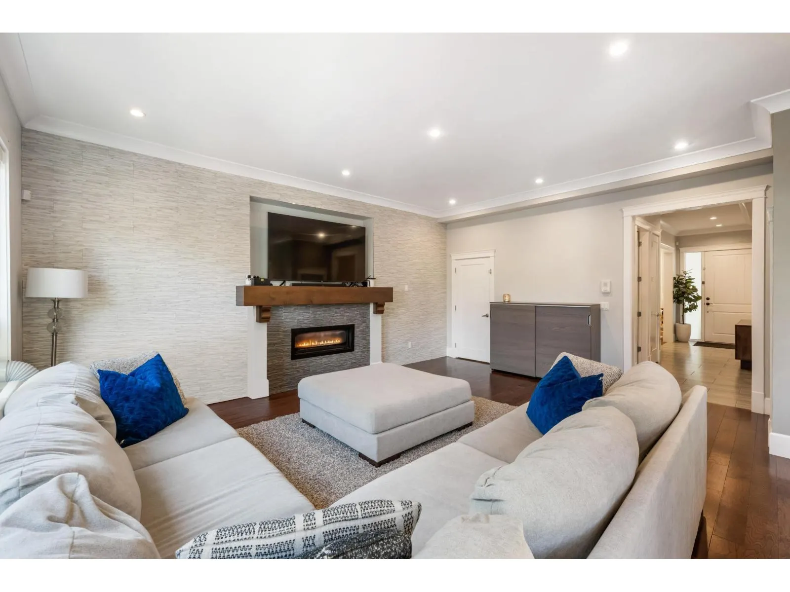 17112 3A AVENUE