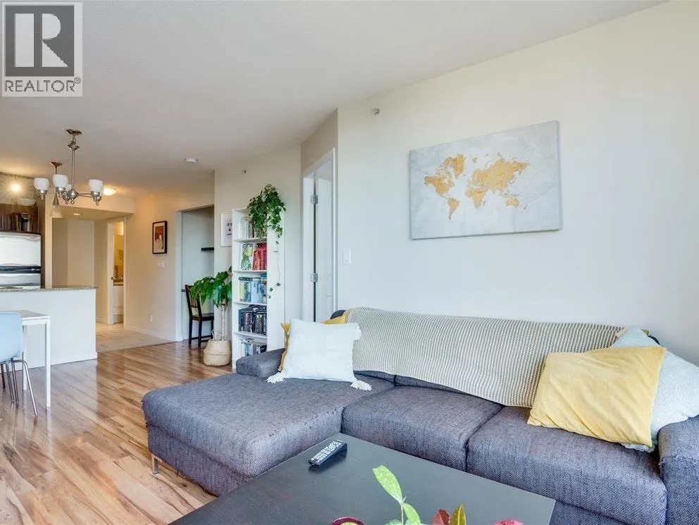 504 814 ROYAL AVENUE