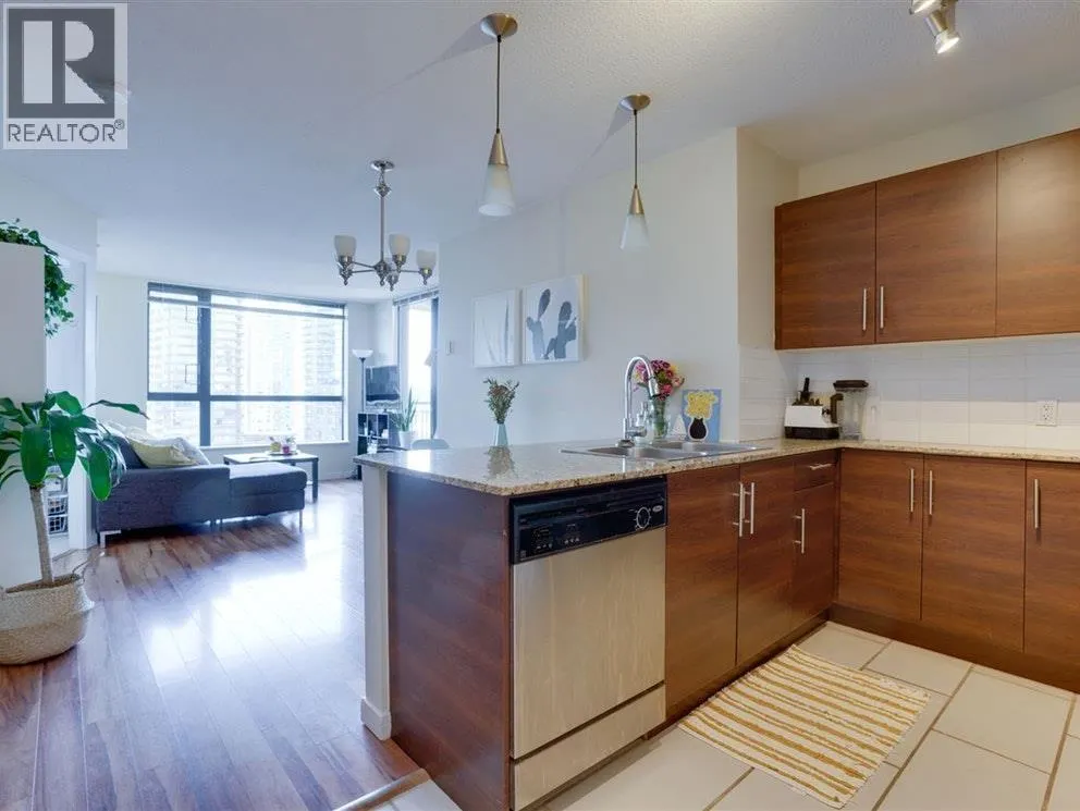 504 814 ROYAL AVENUE