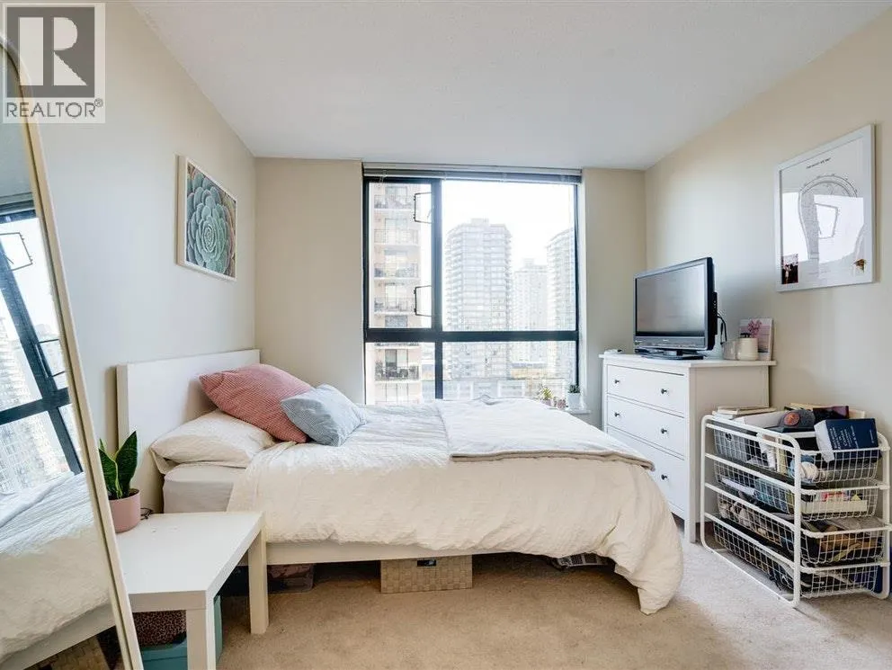 504 814 ROYAL AVENUE