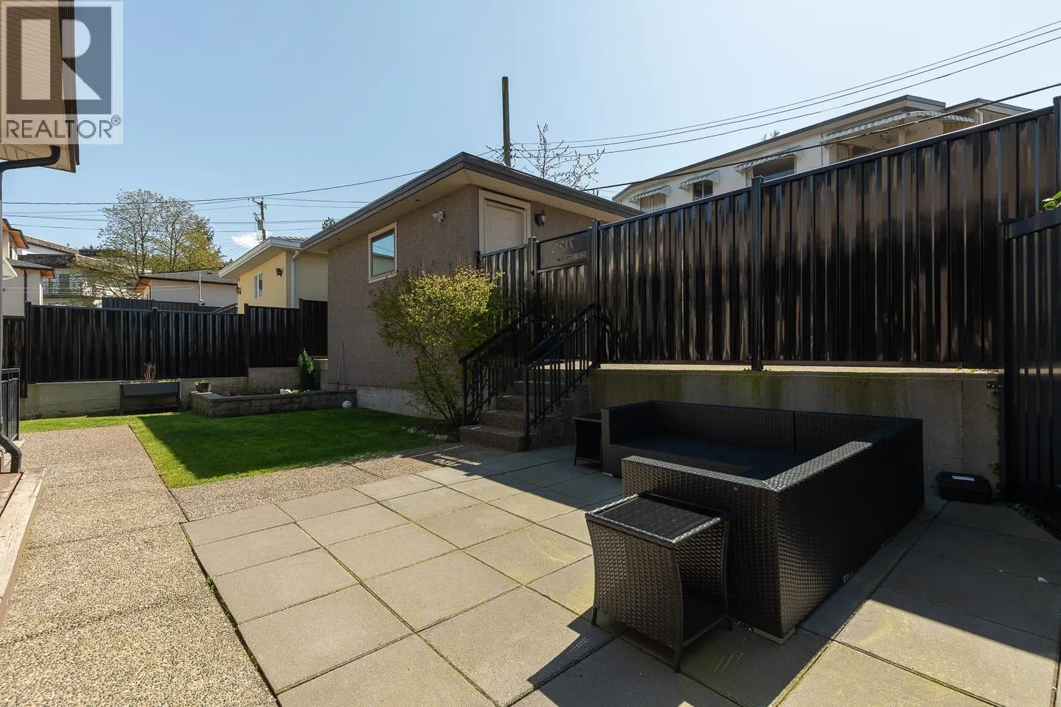 7120 RIDGE DRIVE