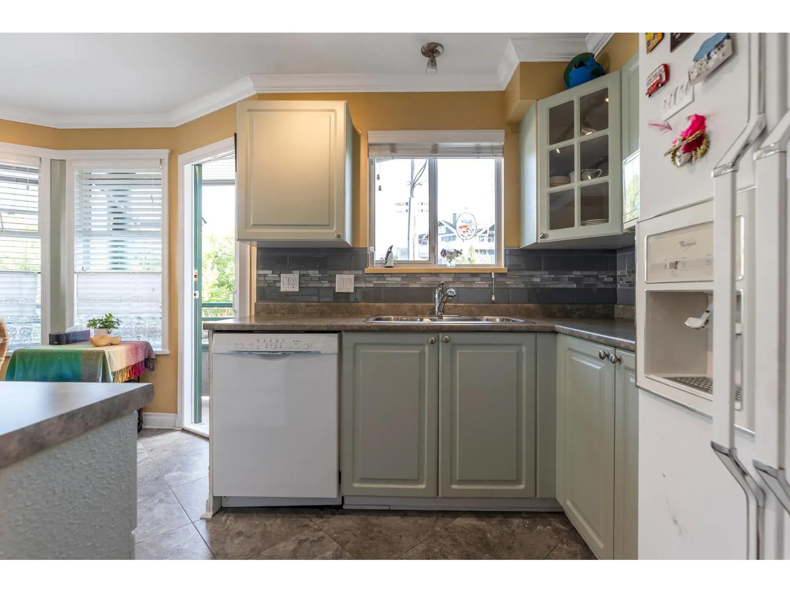 409 1575 BEST STREET