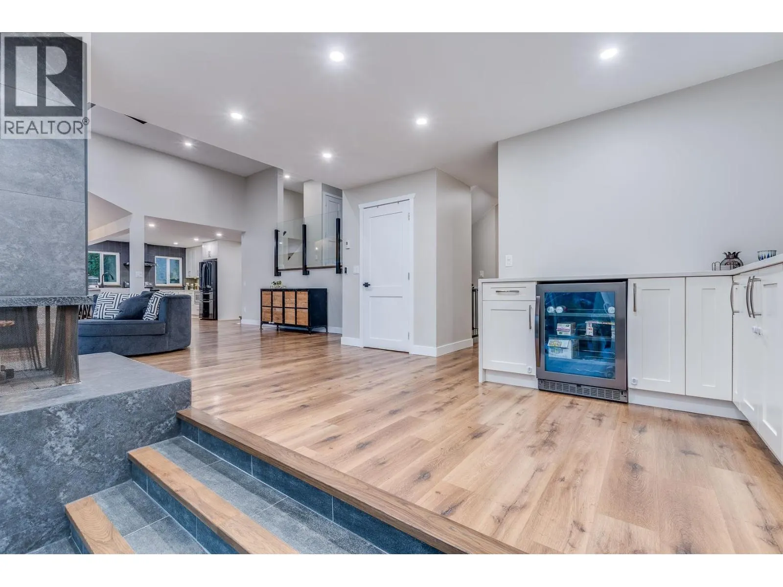 3187 MARINER WAY