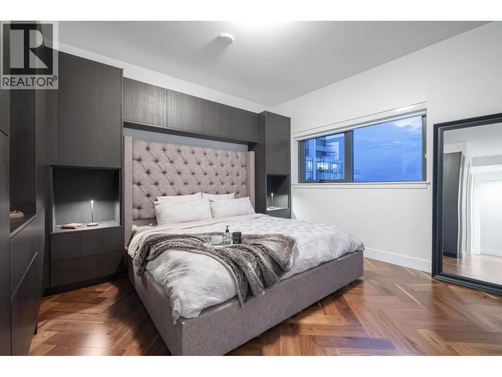 2703 2378 ALPHA AVENUE
