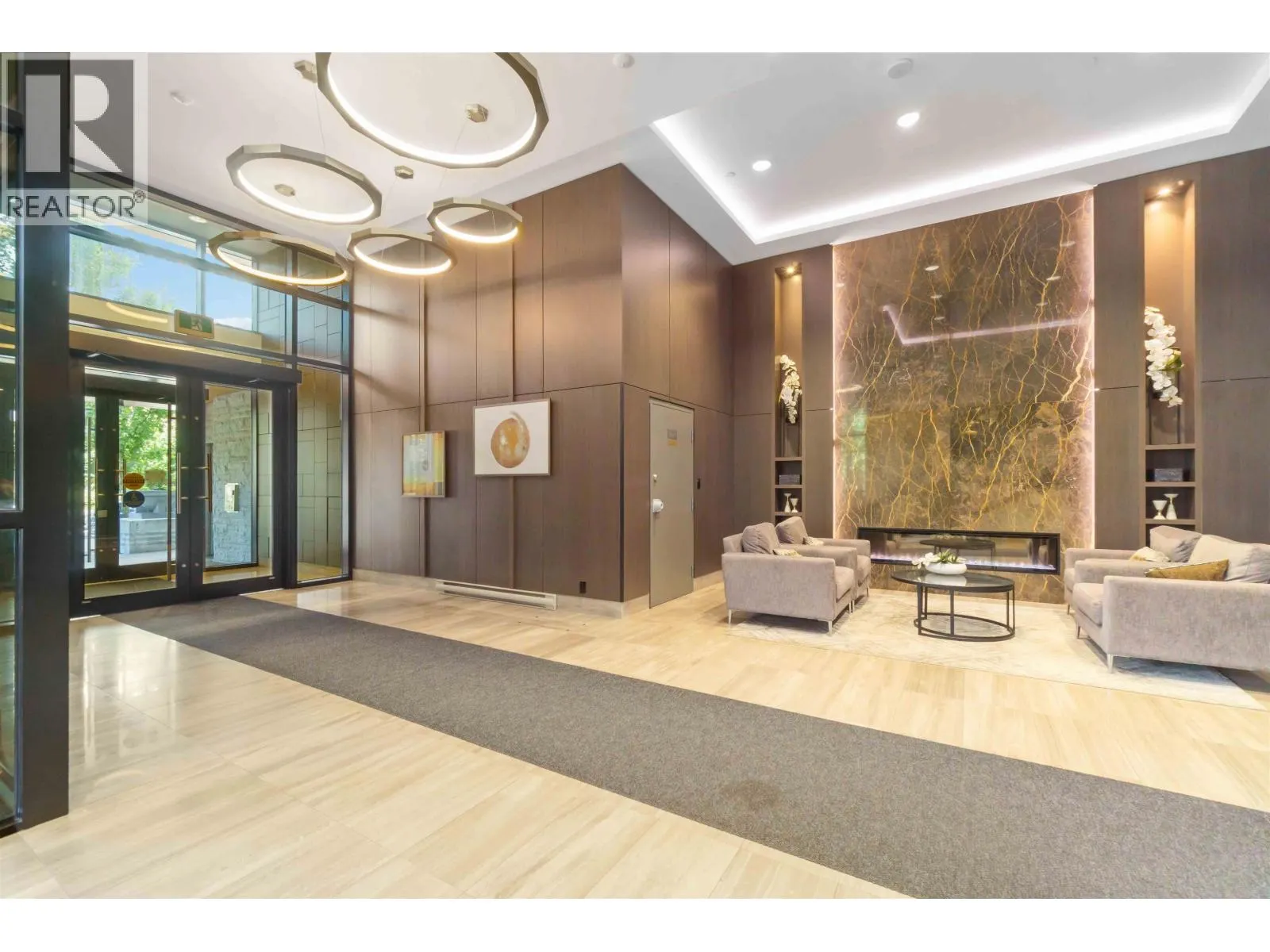 1502 3096 WINDSOR GATE